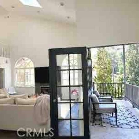 Stunning Mediterranean Mansion In Laurel Canyon Los Angeles Bagian luar foto