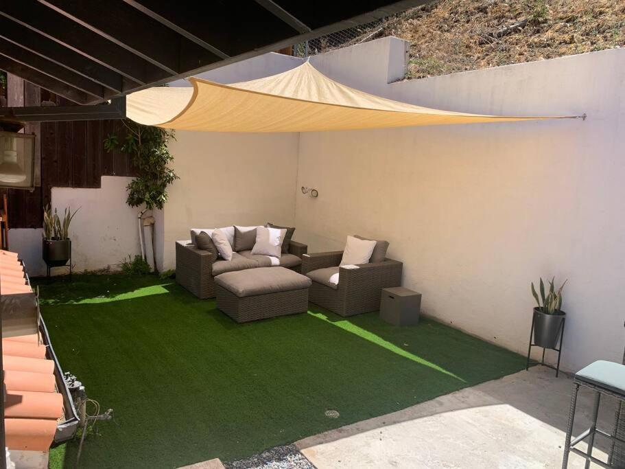 Stunning Mediterranean Mansion In Laurel Canyon Los Angeles Bagian luar foto